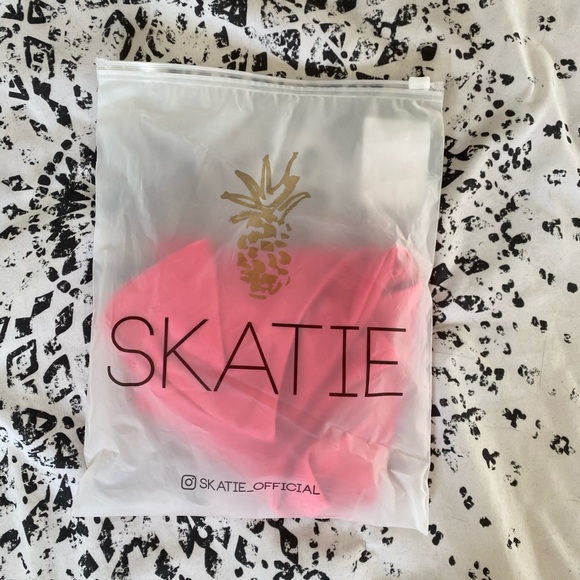 SKATIE *Melly HOT Pink * bikini bottoms - Picture 3 of 8